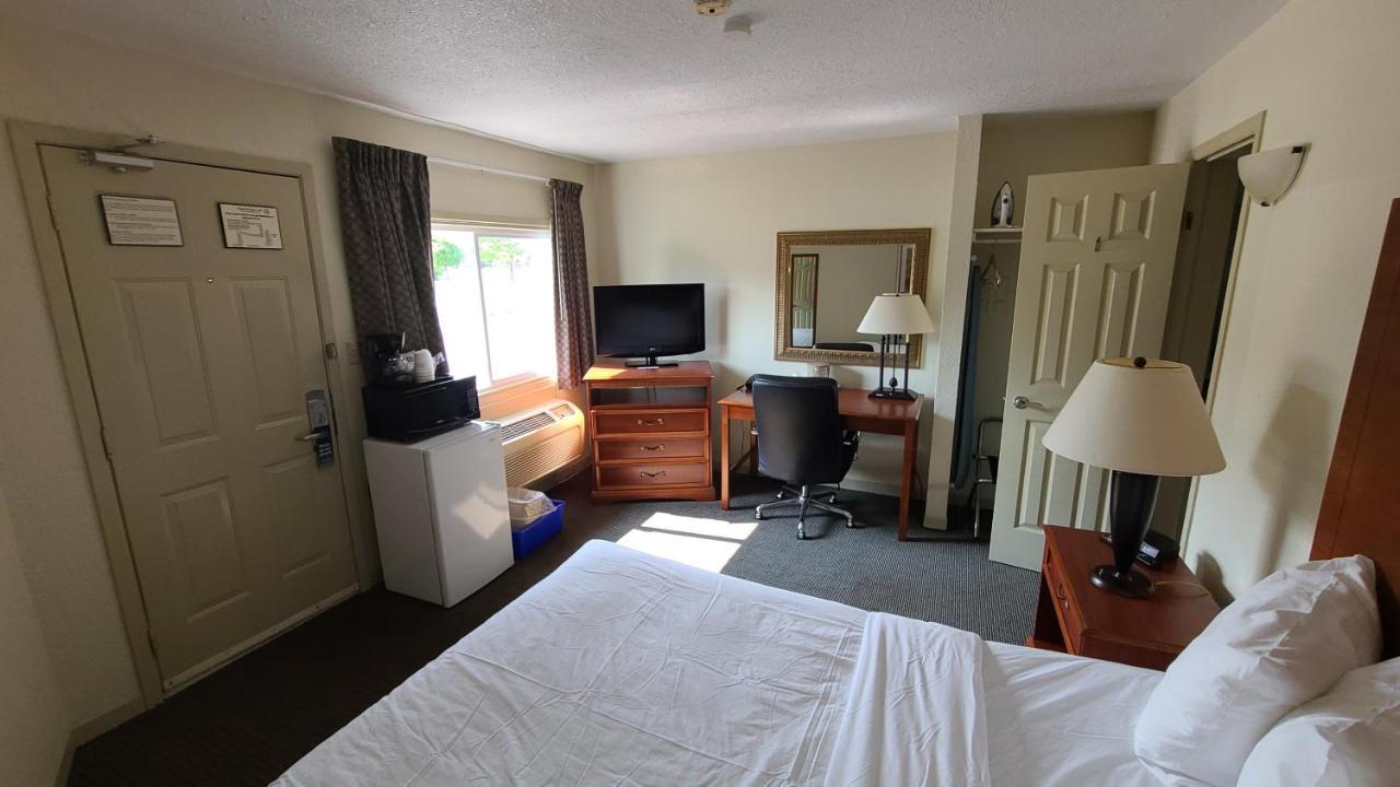 Travelodge By Wyndham Gananoque Exteriér fotografie