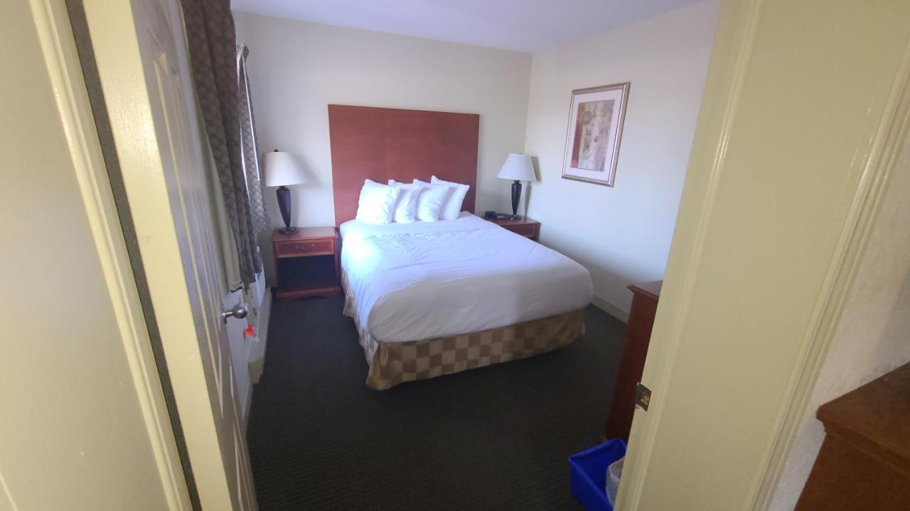 Travelodge By Wyndham Gananoque Exteriér fotografie